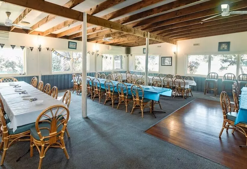 호텔 Tropicana Motor Inn