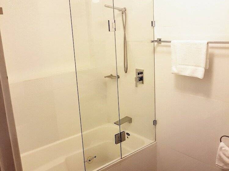 בית מלון כפרי Tropicana Motor Inn