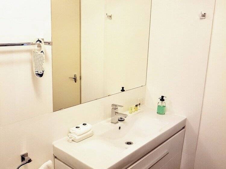 בית מלון כפרי Tropicana Motor Inn