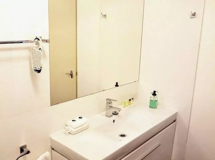 호텔 Tropicana Motor Inn