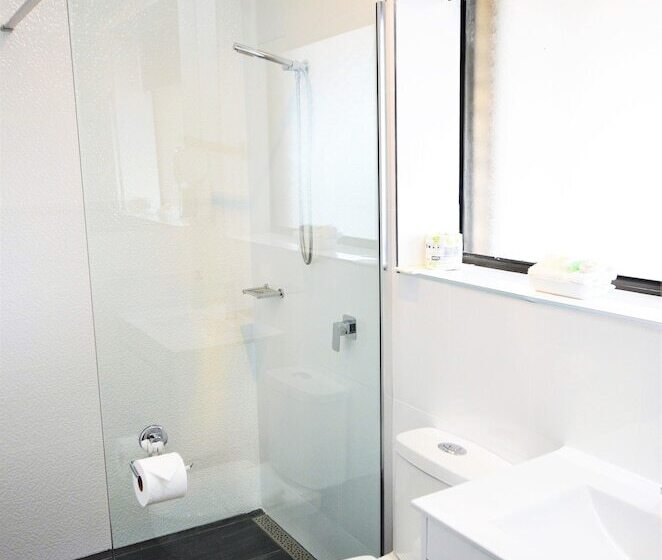 בית מלון כפרי Tropicana Motor Inn