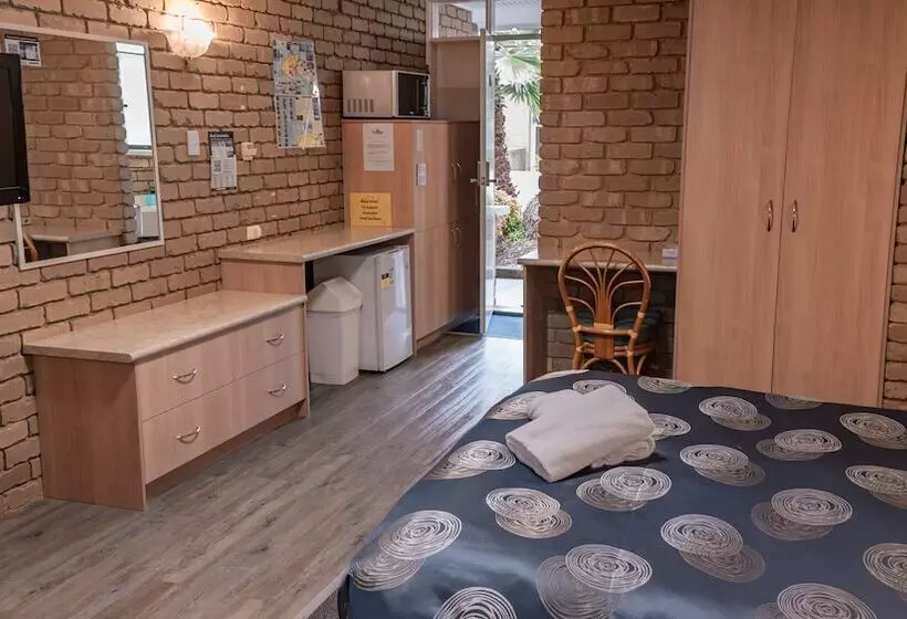 호텔 Tropicana Motor Inn