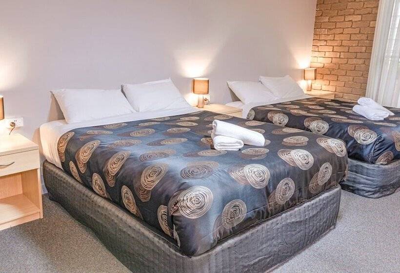 בית מלון כפרי Tropicana Motor Inn