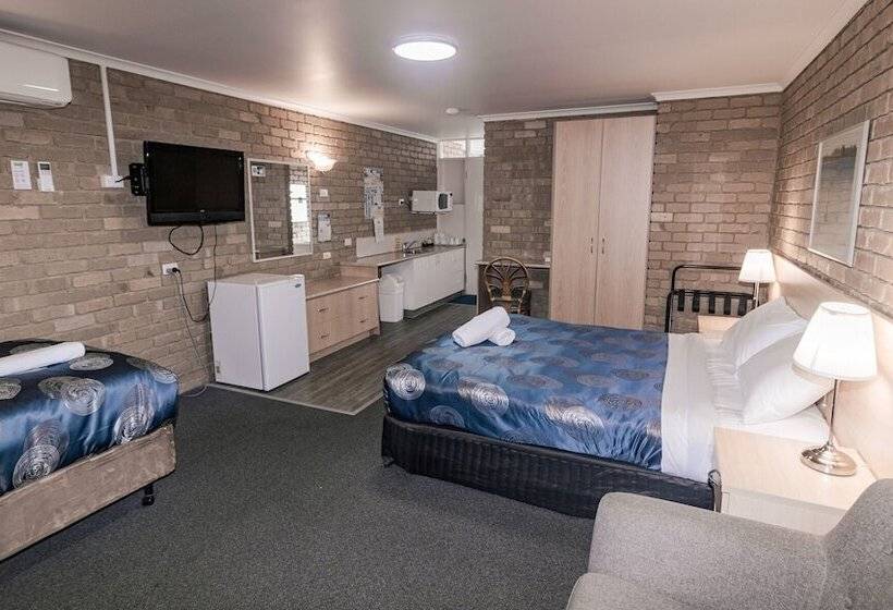 בית מלון כפרי Tropicana Motor Inn