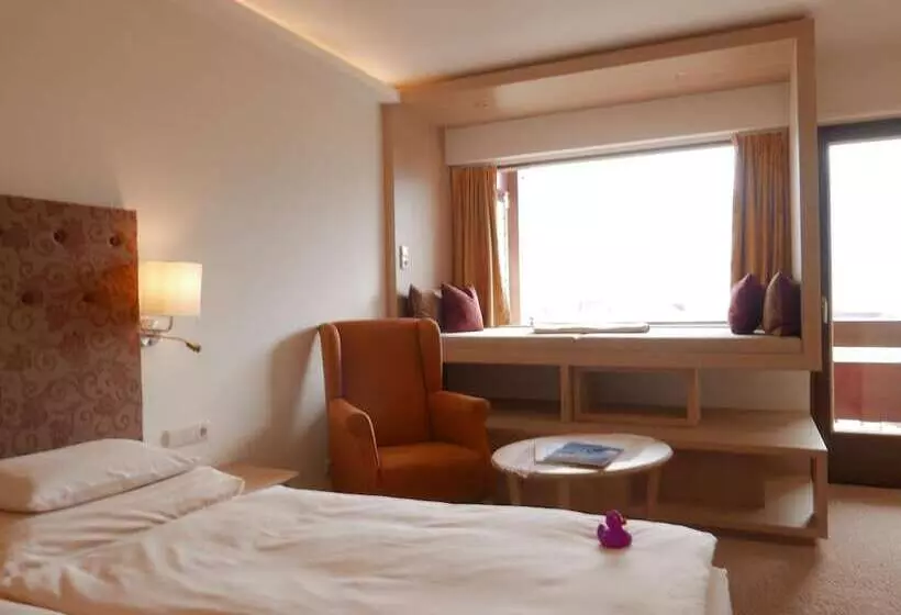 Alpin  Das Sporthotel   Ski In Ski Out Cityxpress, Summercard Included