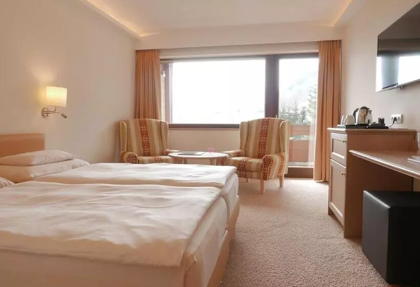 Alpin  Das Sporthotel   Ski In Ski Out Cityxpress, Summercard Included