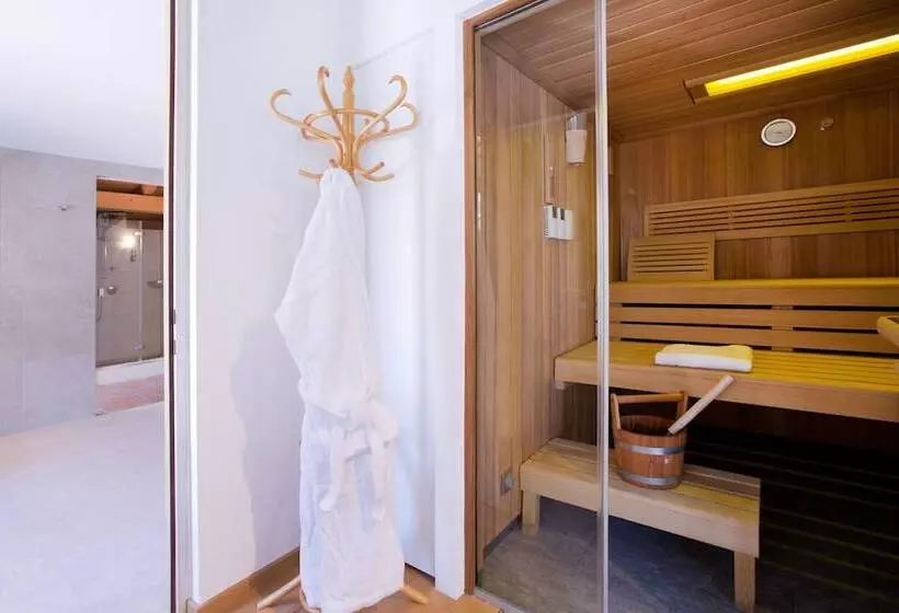 ホテル Schrofenstein