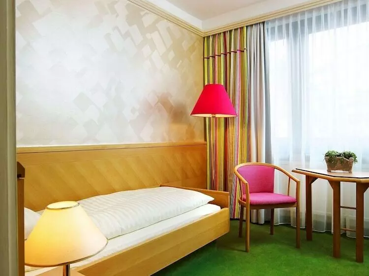 ホテル Schrofenstein