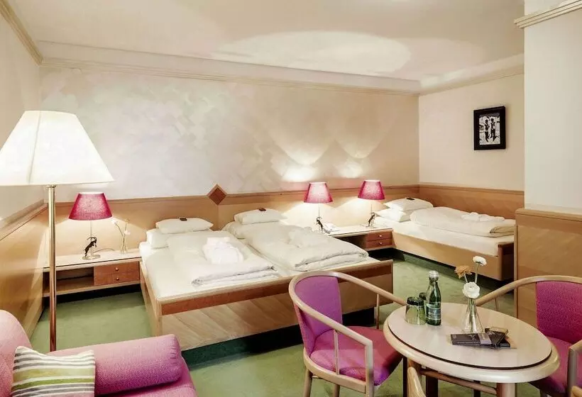 ホテル Schrofenstein