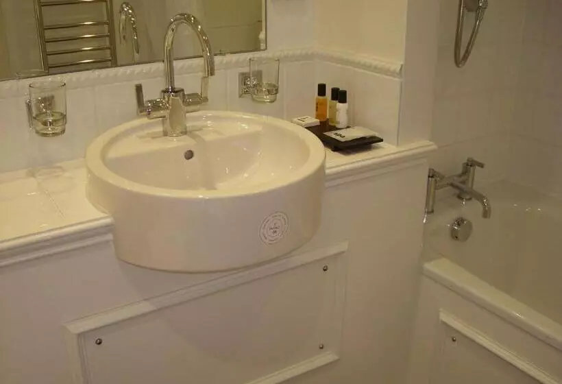 هتل Annandale Arms