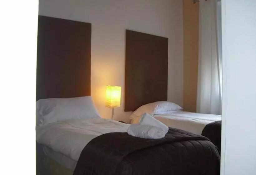 هتل Annandale Arms