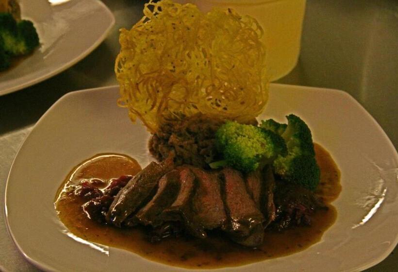 فندق Annandale Arms