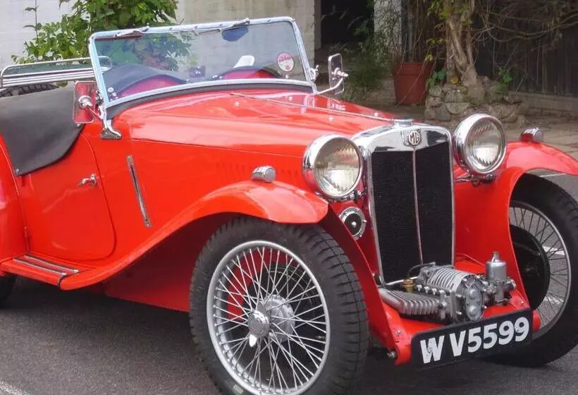 هتل Annandale Arms