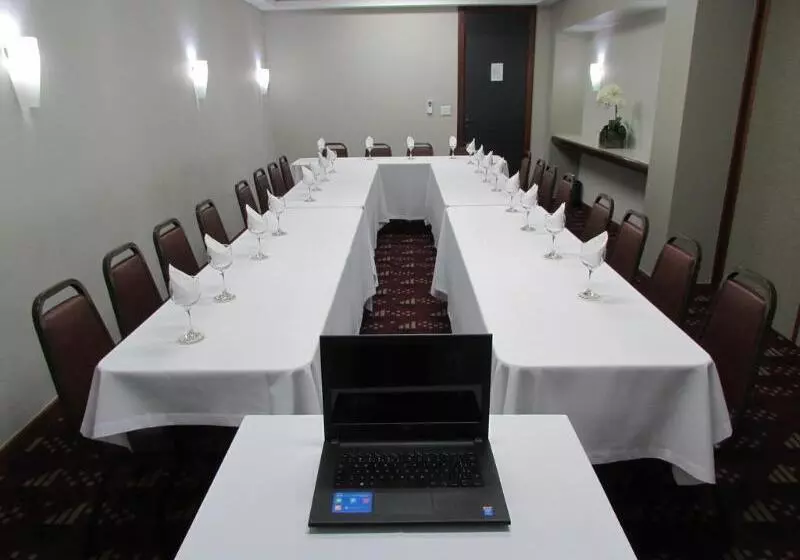 호텔 Bourbon Londrina Business