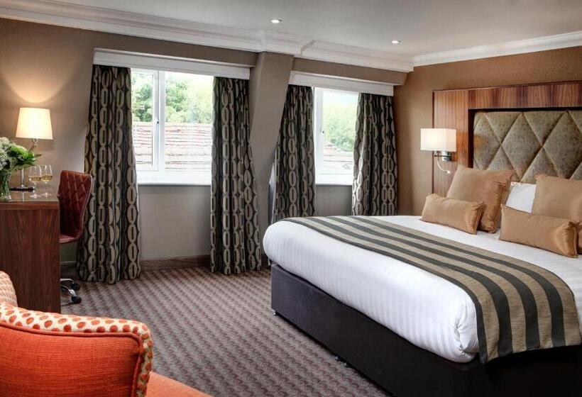 فندق Donnington Manor