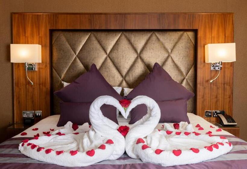 فندق Donnington Manor