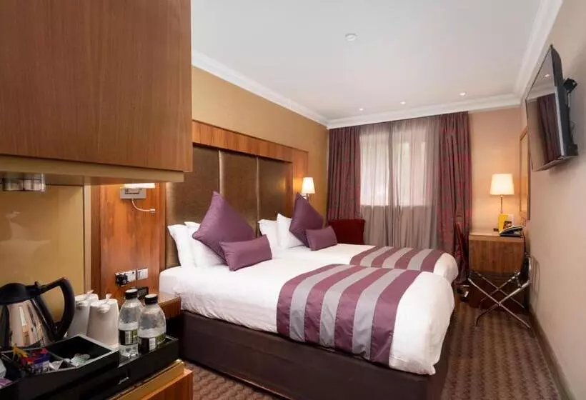 ホテル Donnington Manor