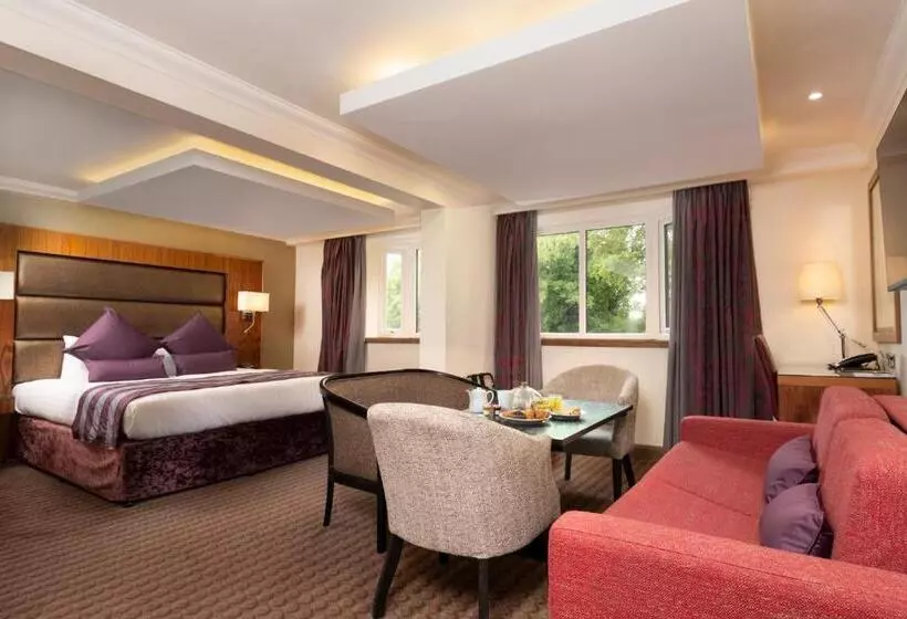 ホテル Donnington Manor