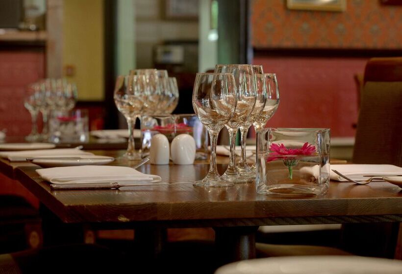 فندق Best Western Plus Grim S Dyke