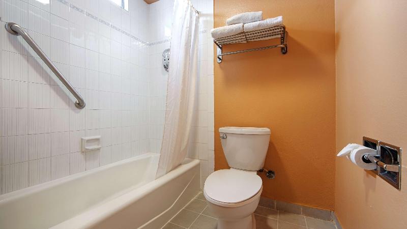 فندق Best Western Plus Grim S Dyke