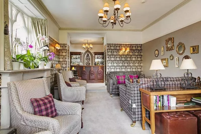 Отель Cedar Manor