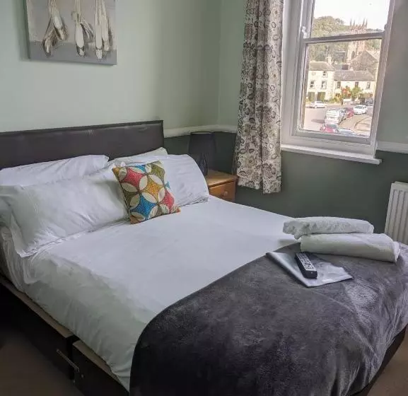 Отель Charles Cotton