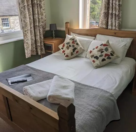 Отель Charles Cotton