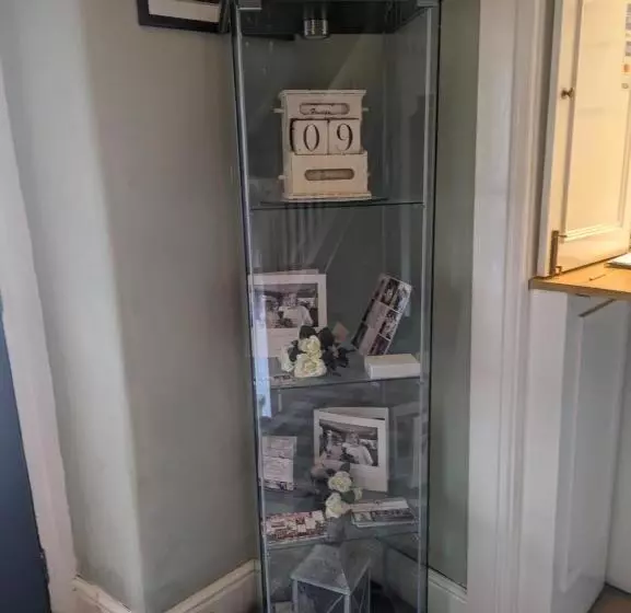 Отель Charles Cotton