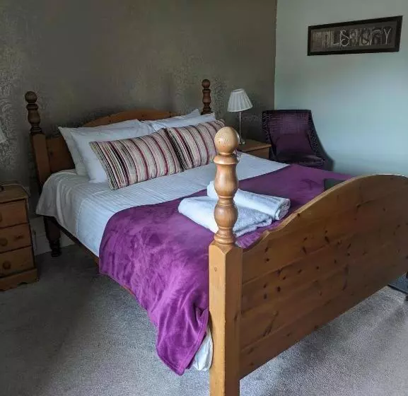 Отель Charles Cotton