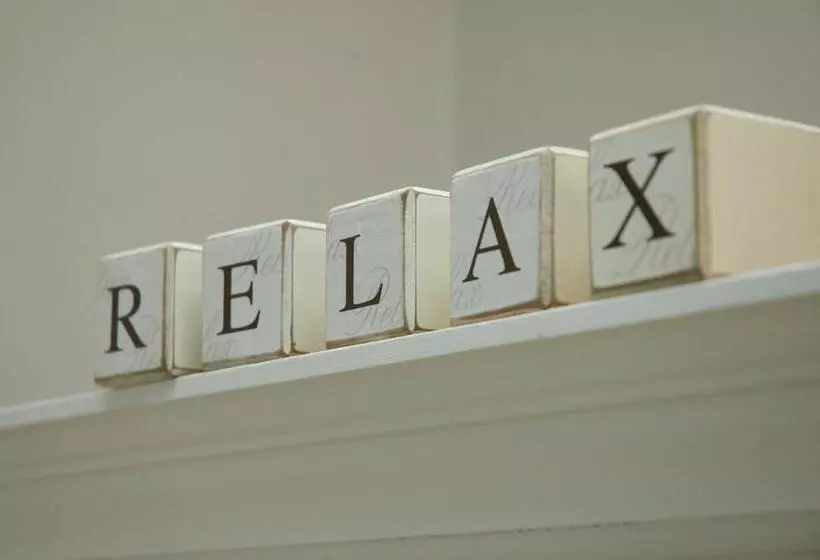 Отель Charles Cotton