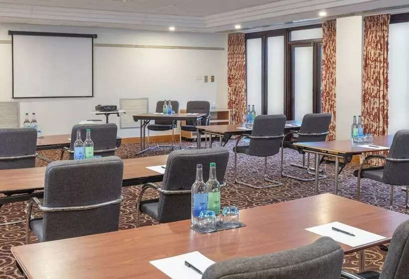 Hampshire Court Hotel & Spa