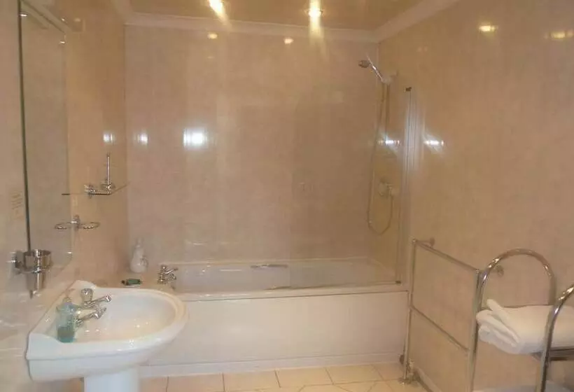 Отель Georgian House