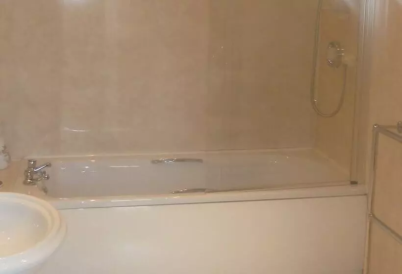 Отель Georgian House