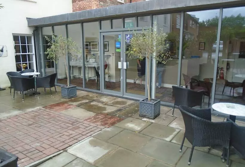 בית מלון כפרי The Star And Garter