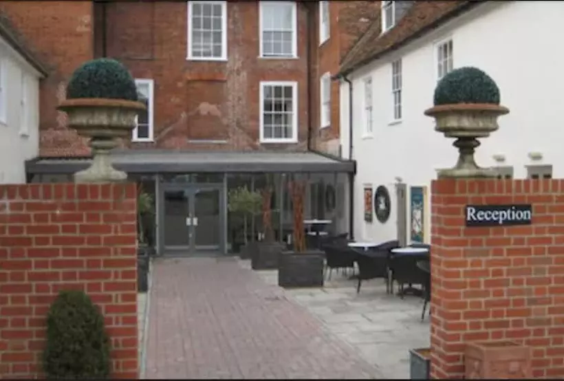 בית מלון כפרי The Star And Garter