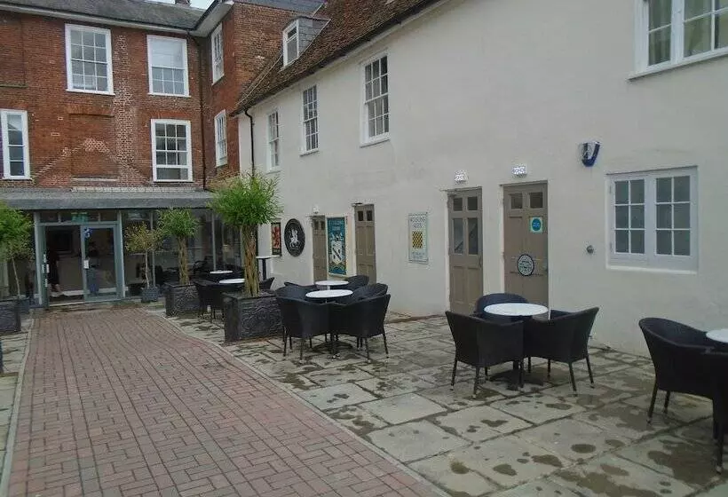 בית מלון כפרי The Star And Garter