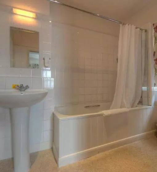 酒店 The White Hart Inn By Greene King Inns