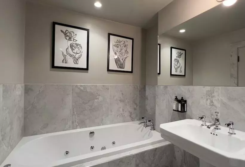 تختخواب و صبحانه Leighton House   Boutique Guesthouse