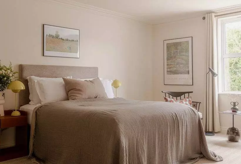 تختخواب و صبحانه Leighton House   Boutique Guesthouse