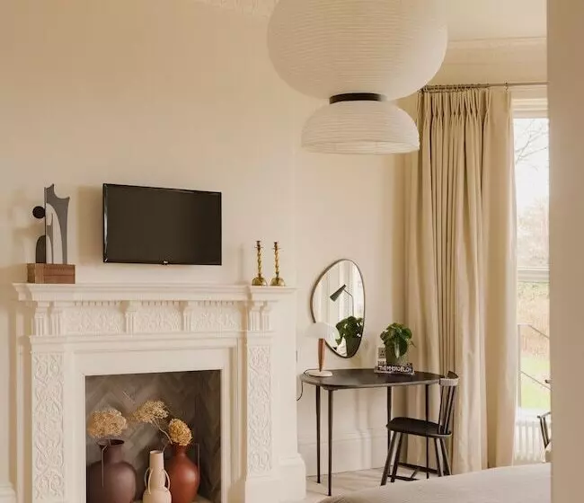 تختخواب و صبحانه Leighton House   Boutique Guesthouse