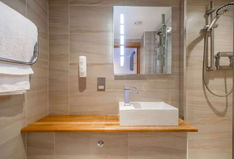 Отель Comfort Inn Hyde Park