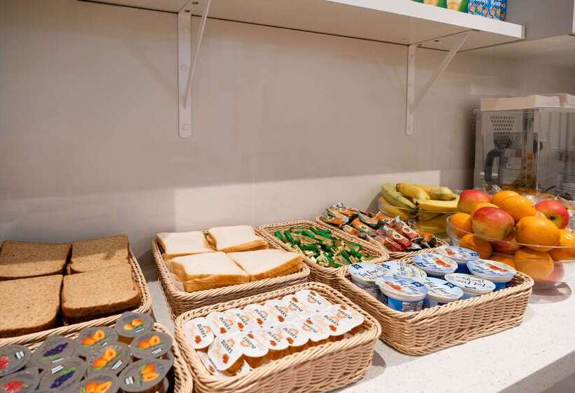 Отель Comfort Inn Hyde Park