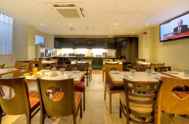 Отель Comfort Inn Hyde Park