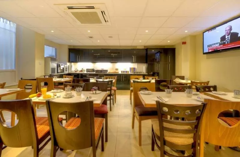 هتل Comfort Inn Hyde Park