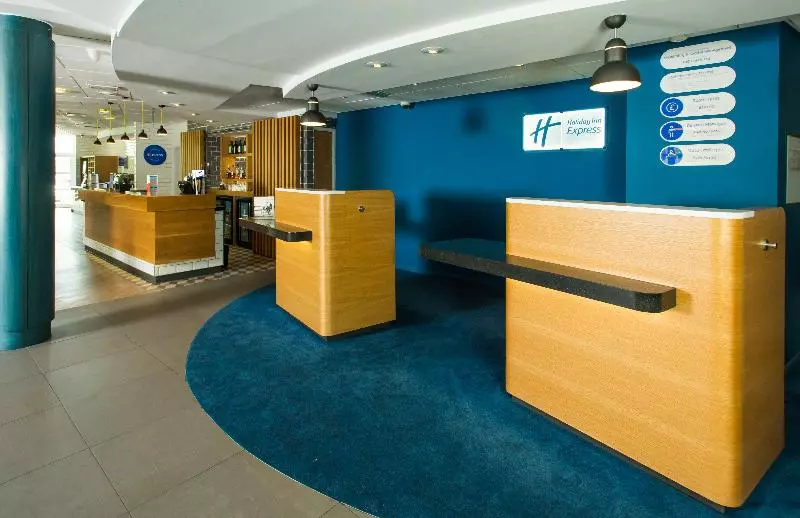 בית מלון כפרי Holiday Inn Express Burton On Trent, An Ihg