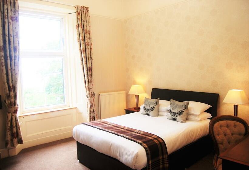 Отель Kingswood