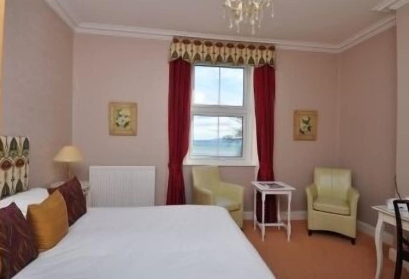 Отель Kingswood