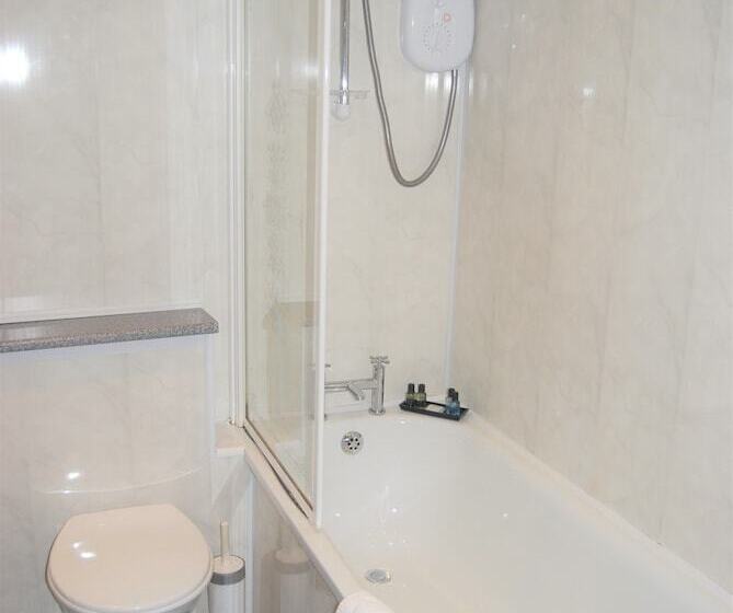 Отель Kingswood