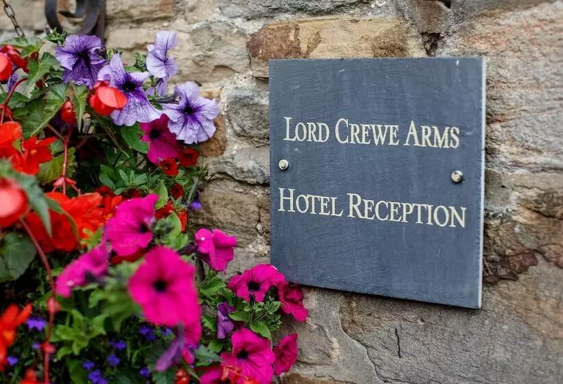 Отель Lord Crewe Arms
