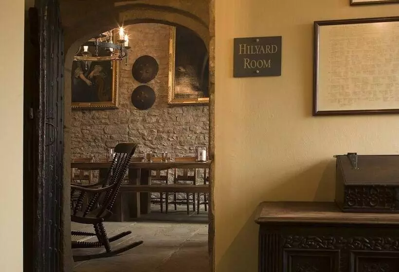 Отель Lord Crewe Arms